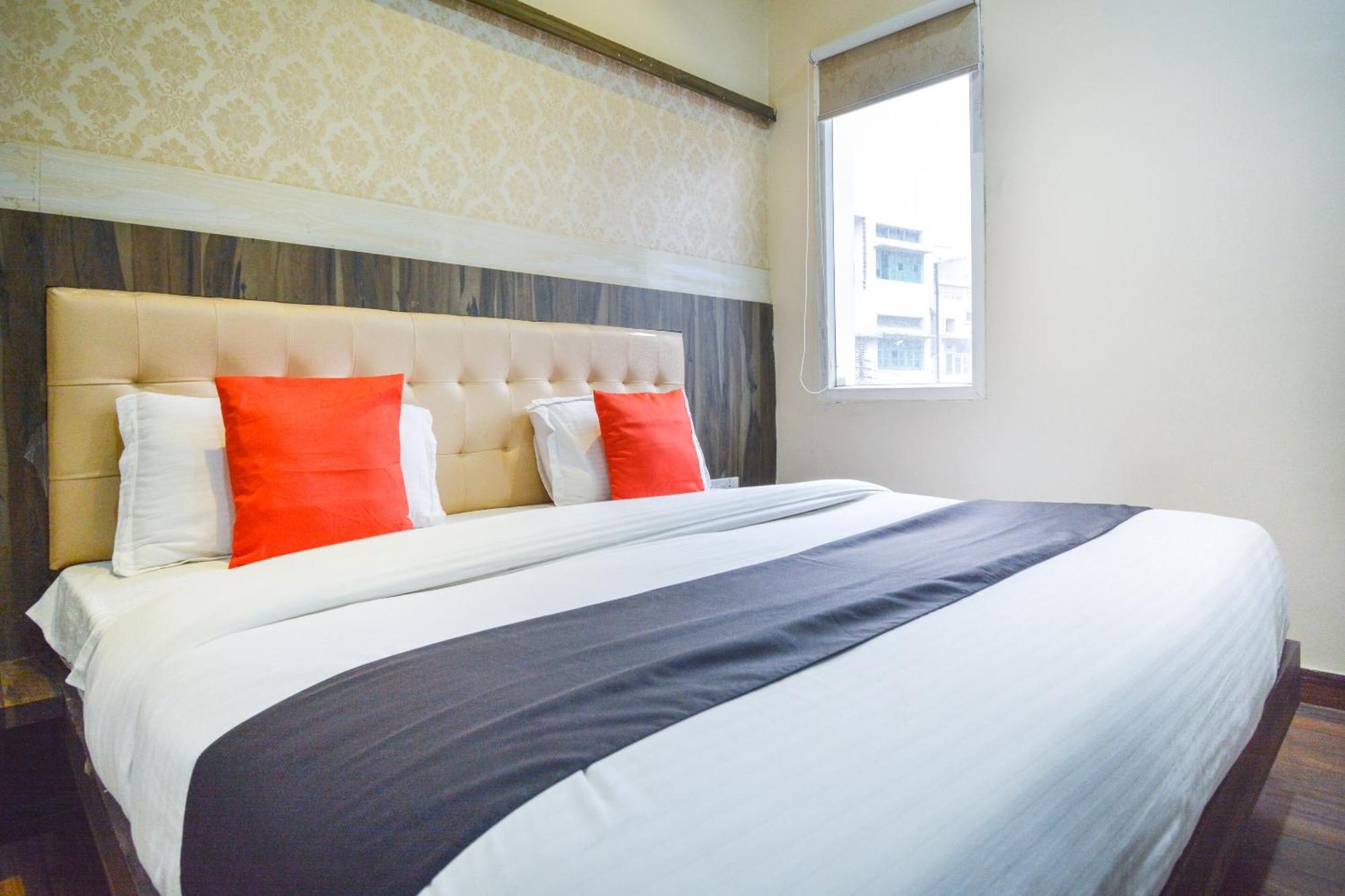 Capital O Moments Inn Amritsar Exterior foto