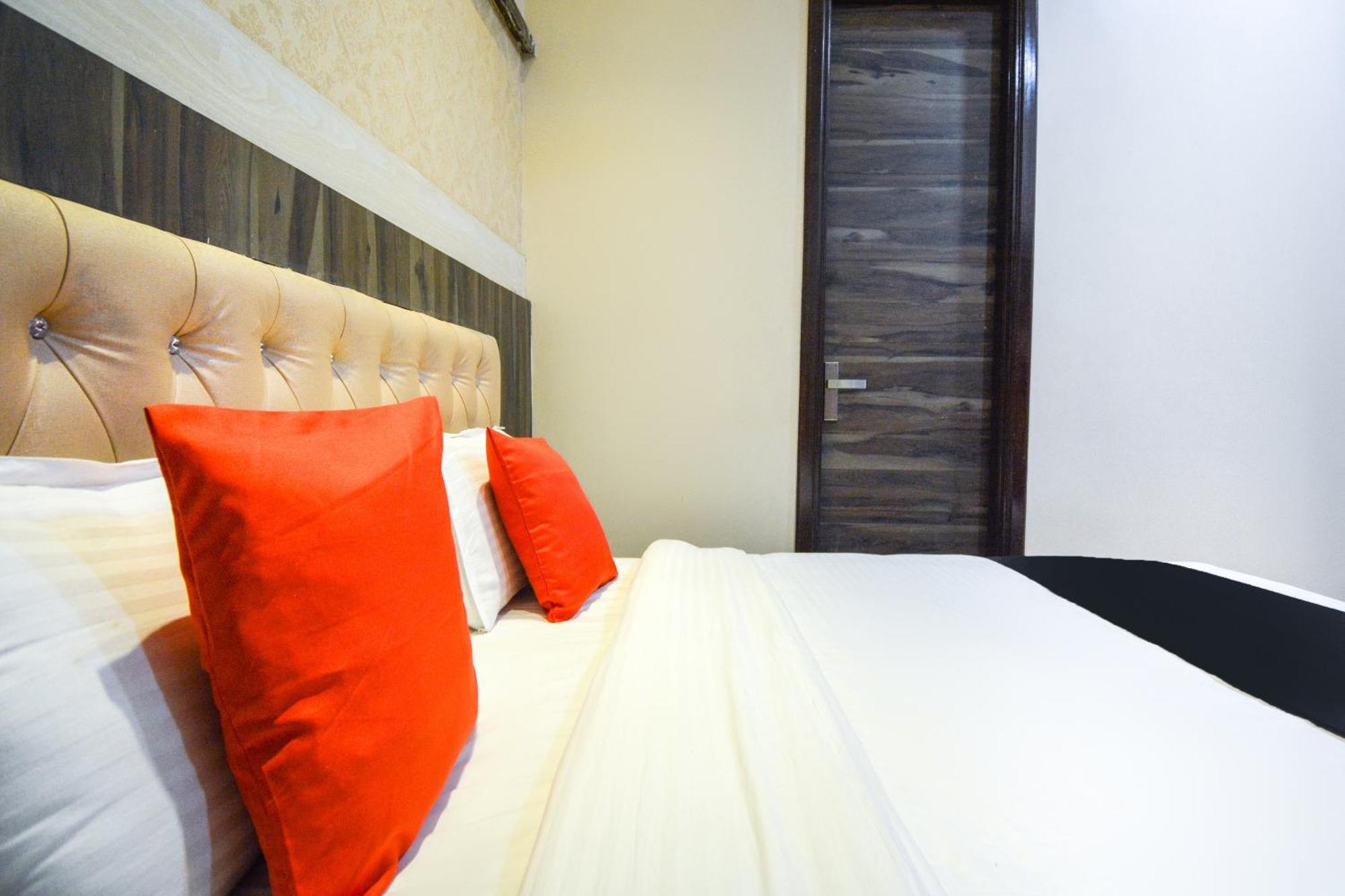 Capital O Moments Inn Amritsar Exterior foto